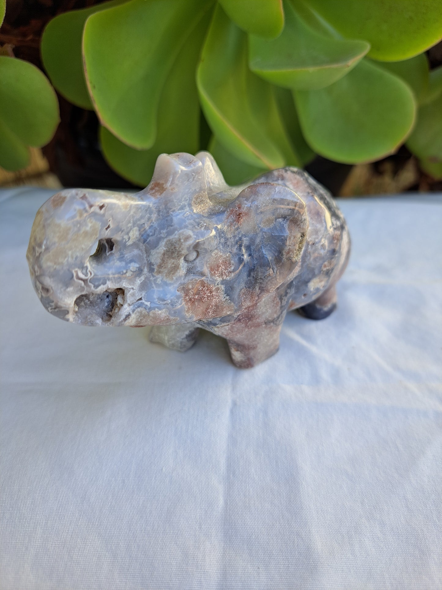 Flower Agate Elephant Carving