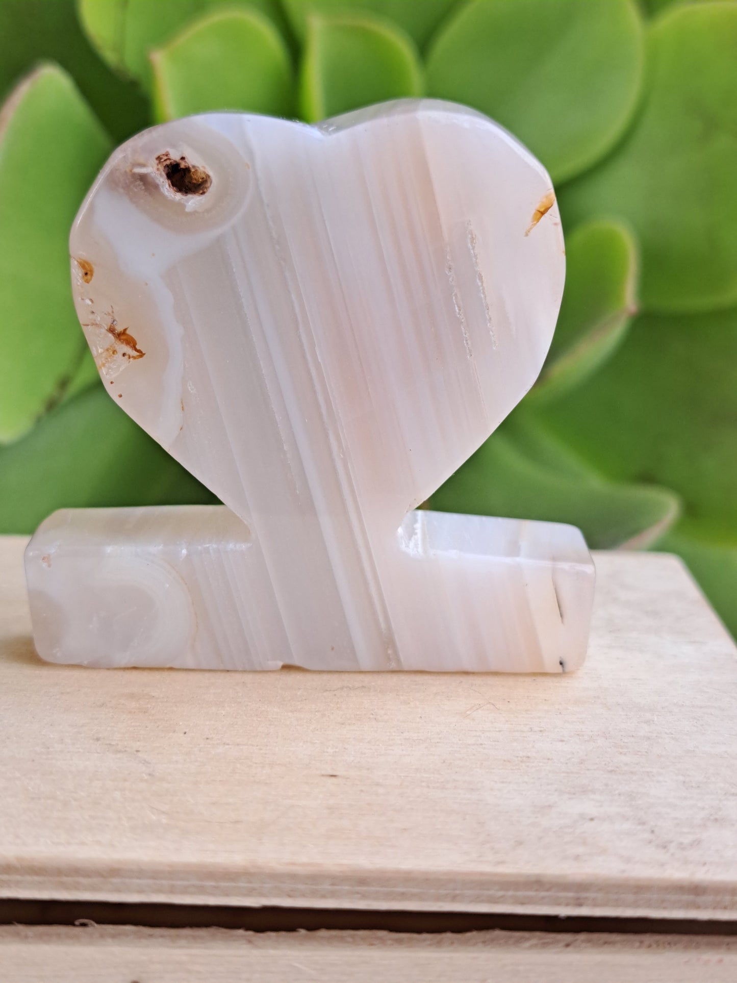 Agate Heart Stand